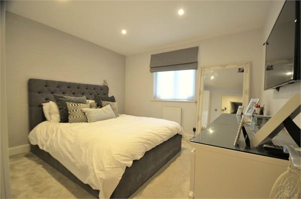 Monarchs Court, Mill Hill, NW7